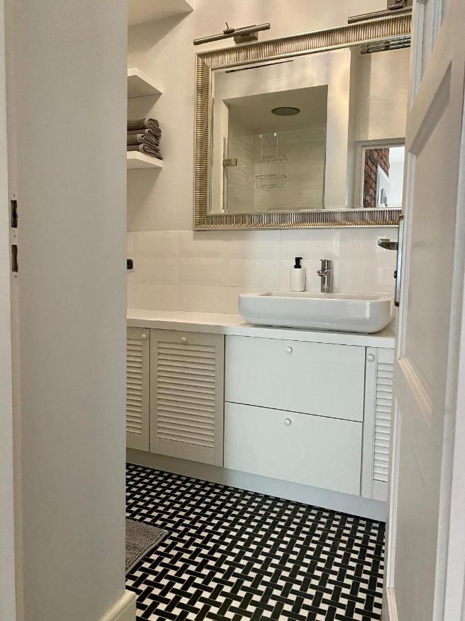 Chic Apartment In Vibrant Area - National Stadium - Saska Kepa Warszawa Exteriör bild